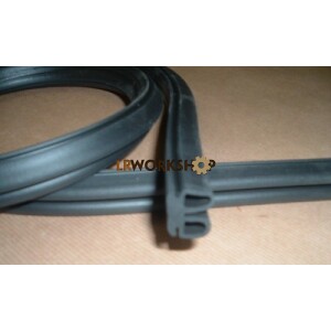 MTC4994 - Roof to windscreen inner seal
